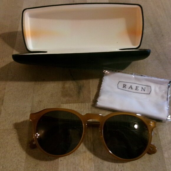 Brand New in Case Raen Sunglasses - Picture 1 of 7
